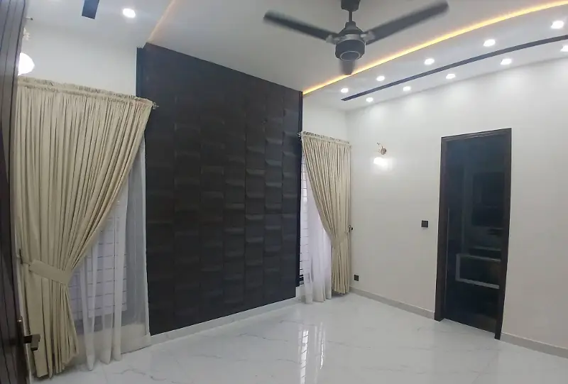 10 Marla House For Sale In Paragon City Lahore