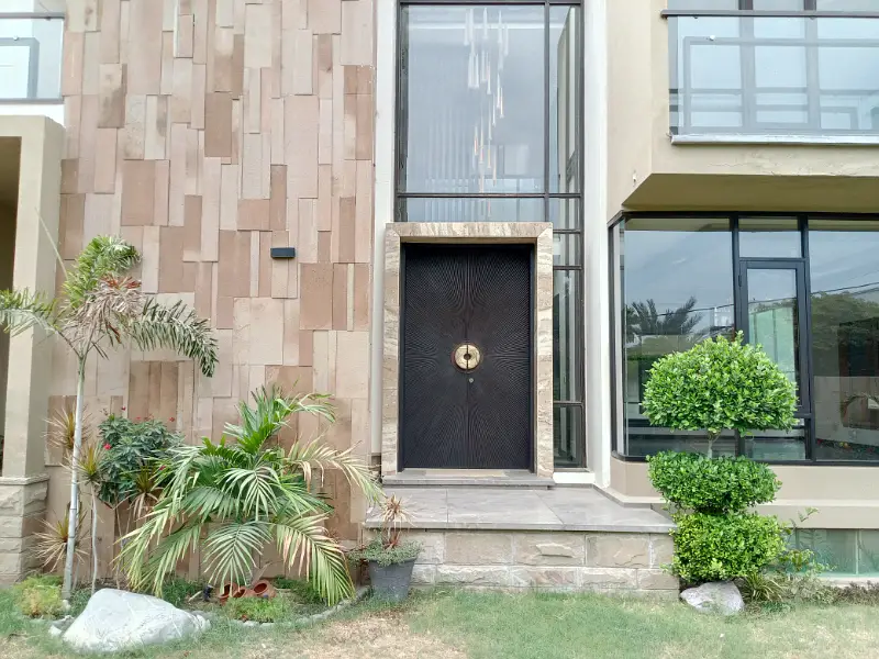 DHA PHASE 6, BRAND NEW 1000 Sq. Yards Bungalow for Sale.