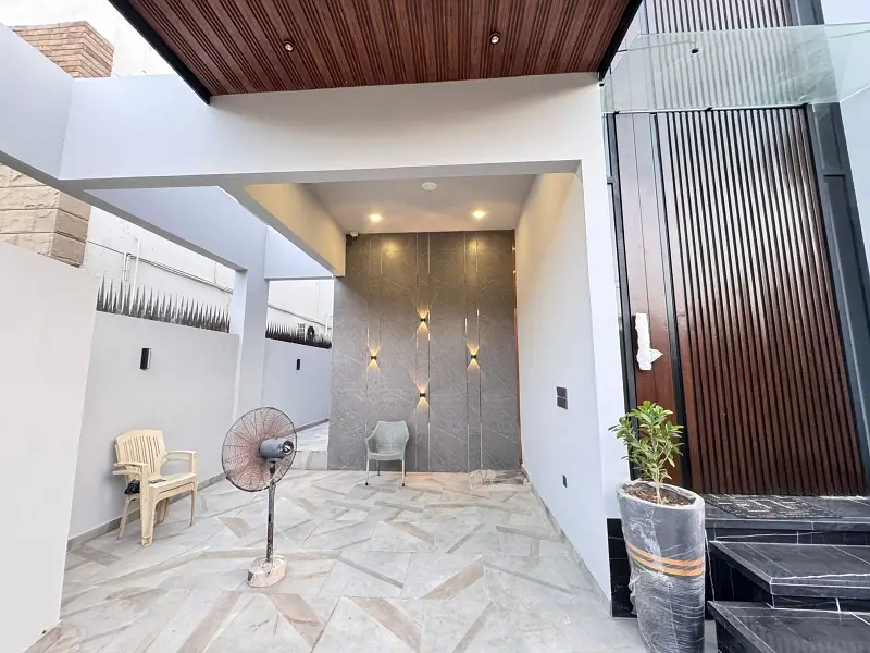 DHA Phase 5 House Sized 500 Square Yards