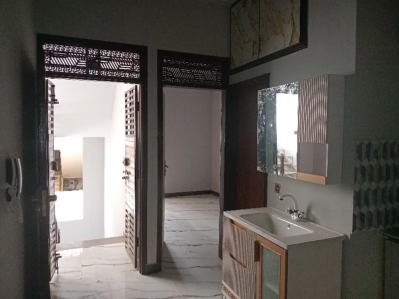 50 Square Yards Flat Up For sale In Allahwala Town - Sector 31-B