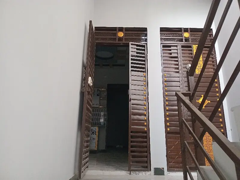 50 Square Yards Flat Up For sale In Allahwala Town - Sector 31-B