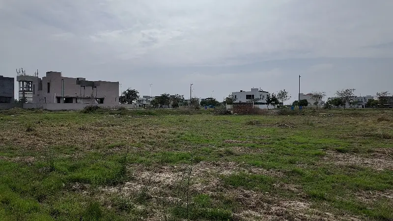 P BLOCK NEAR TO THIS GOOD LOCATION PLOT FOR SALE