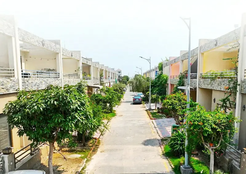 5 MARLA PLOT ON IDEAL LOCATION READY FOR CONSTRUCTION AND WALKING DISTANCE FROM BAHRIA TOWN AVAILABLE FOR SALE IN NLC
